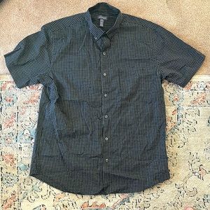 Black and white square like pattern Van Heusen button down short sleeve